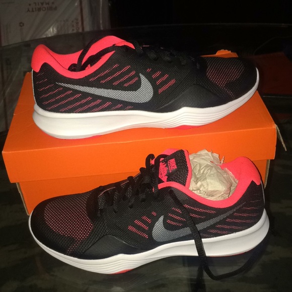 nike city trainers womens